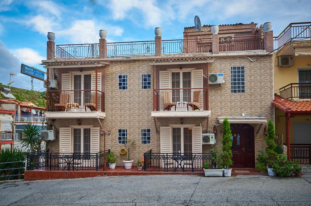 Greek House Hotel Neos Marmaras Exterior photo