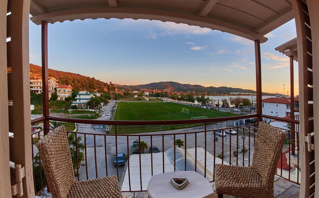 Greek House Hotel Neos Marmaras Exterior photo